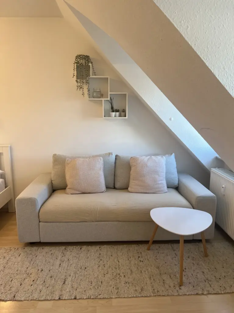 Ferienwohnung NAMI in Memmingen – Sofa