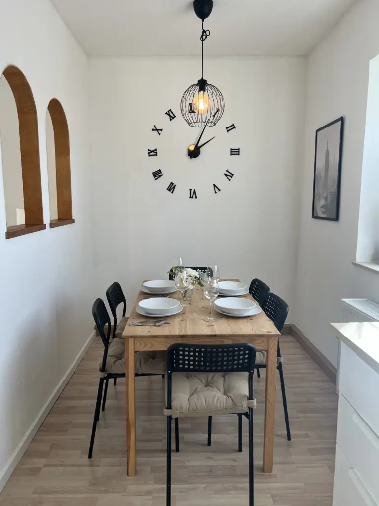 Ferienwohnung TONY in Memmingen – Esstisch für die ganze Gruppe