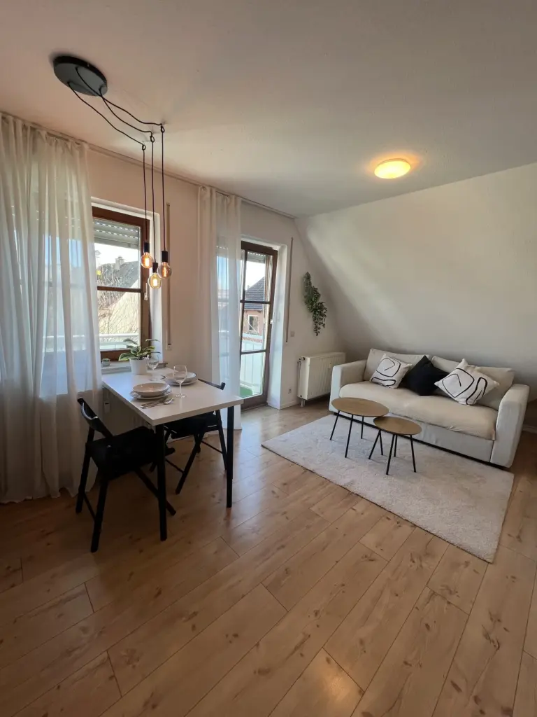 Ferienwohnung ROBIN in Memmingen – Essplatz