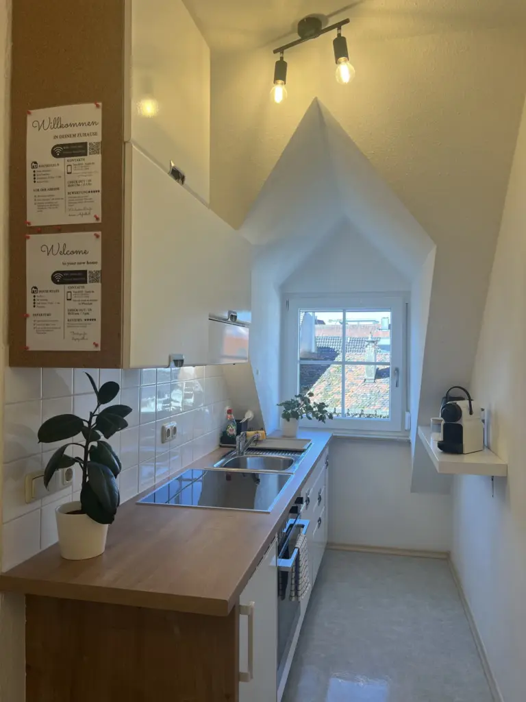 Ferienwohnung NAMI in Memmingen – voll ausgestattete Küche