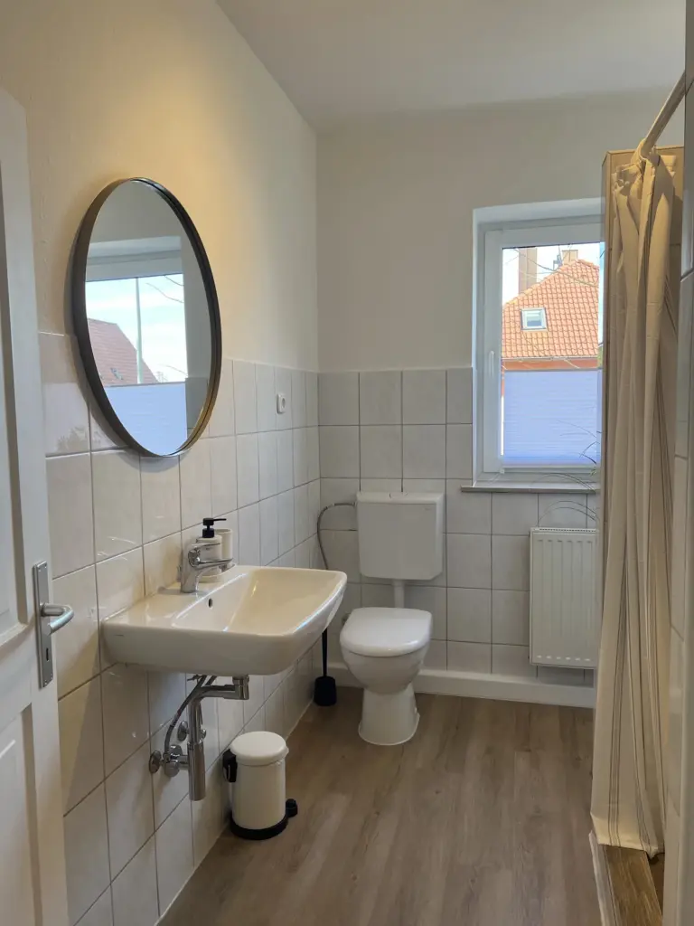 Ferienwohnung SANJI in Memmingen – Badezimmer
